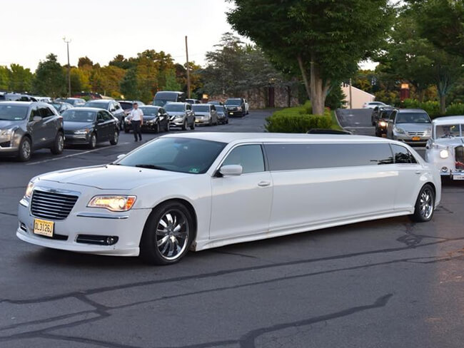 NJ Chrysler 300 limos