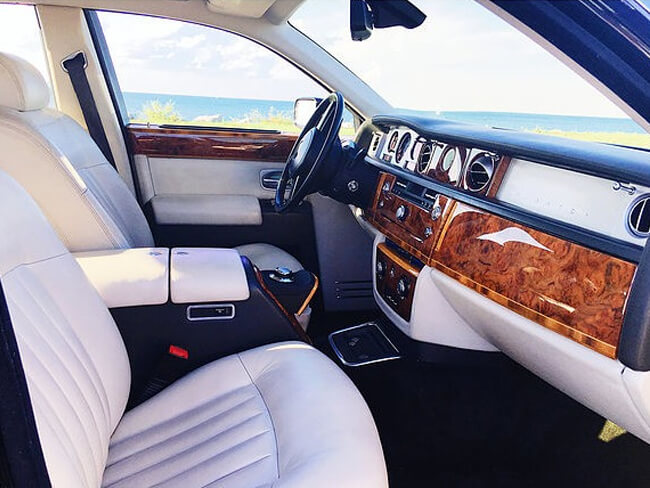 Dual-monitor entertainment on Rolls Royce